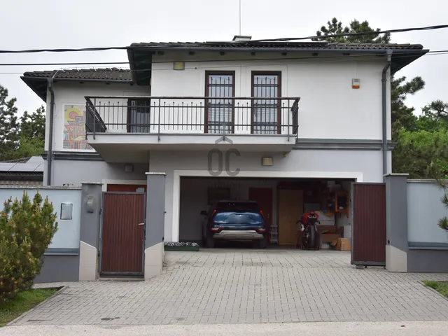 Eladó ház Érd, Fenyves-Parkváros 230 nm