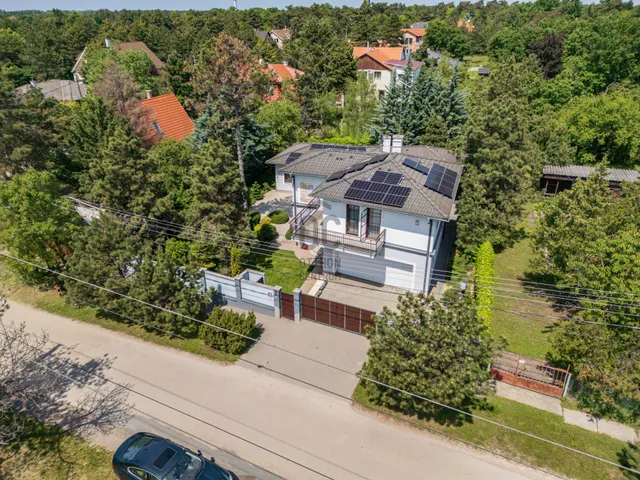 Eladó ház Érd, Fenyves-Parkváros 230 nm