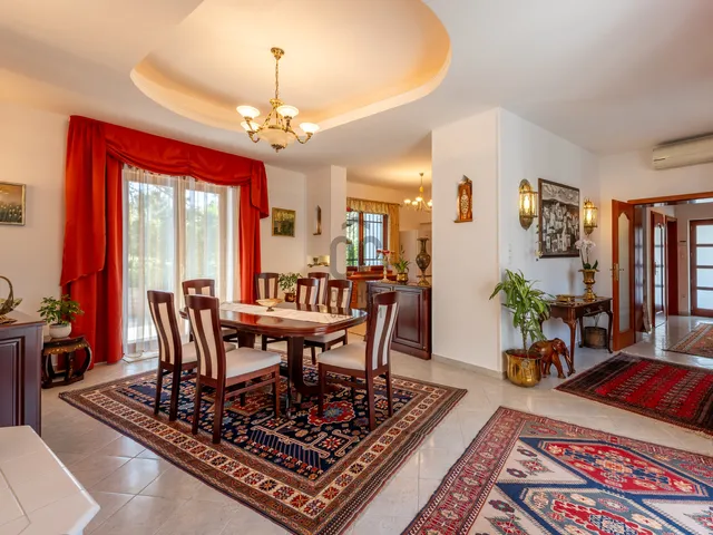 Eladó ház Érd, Fenyves-Parkváros 196 nm