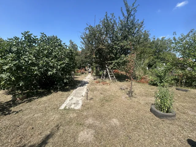 Eladó telek Majosháza 1345 nm