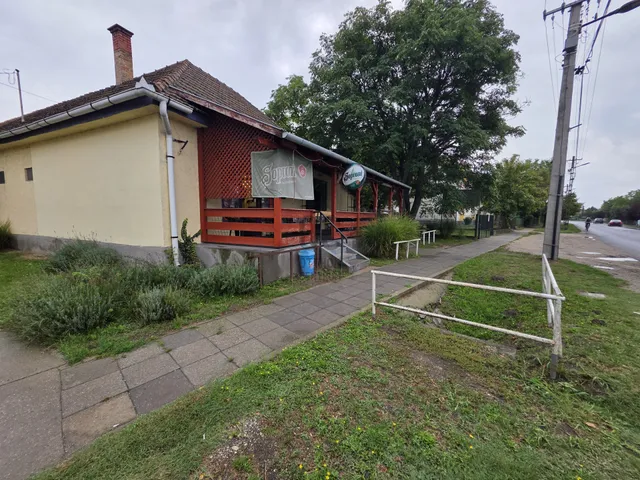 Eladó kereskedelmi és ipari ingatlan Dömsöd 120 nm