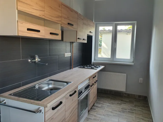 Eladó lakás Budakeszi, Fő utca 55 nm