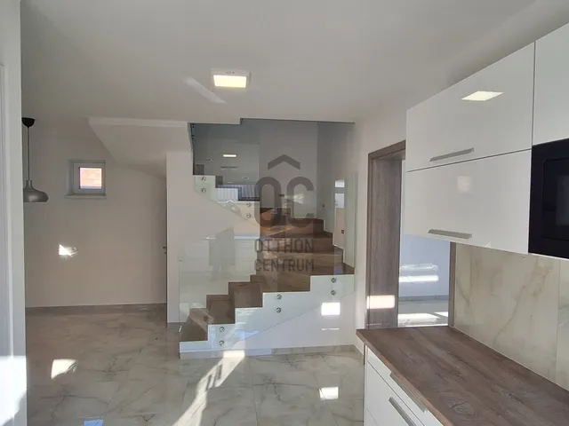 Kiadó ház Törökbálint 124 nm