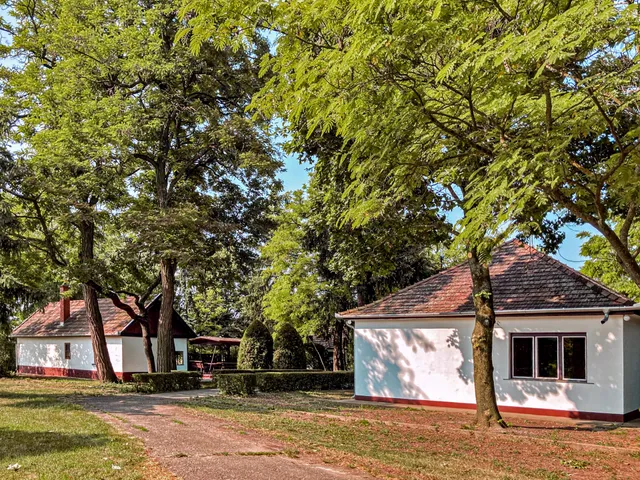 Eladó mezőgazdasági ingatlan Érd, Gulyás Tanya 243 nm
