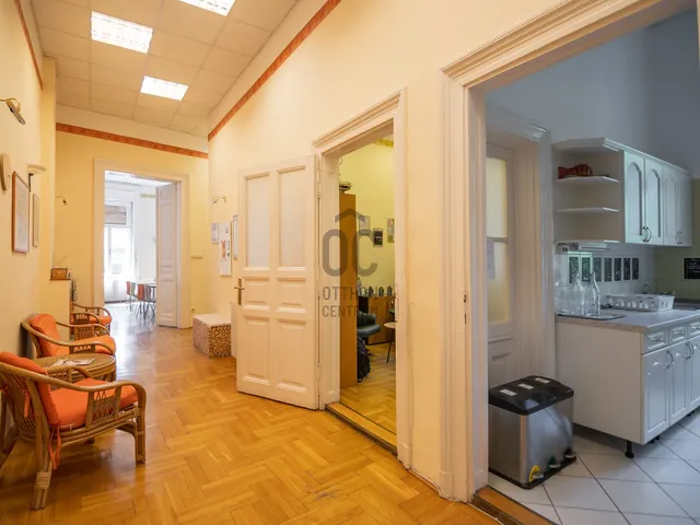 Eladó kereskedelmi és ipari ingatlan Budapest II. kerület 117 nm