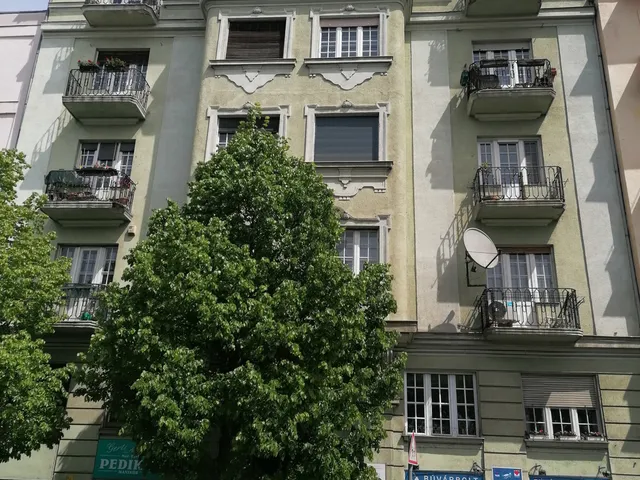 Eladó lakás Budapest I. kerület 102 nm