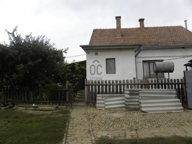 Eladó ház Majs 66 nm