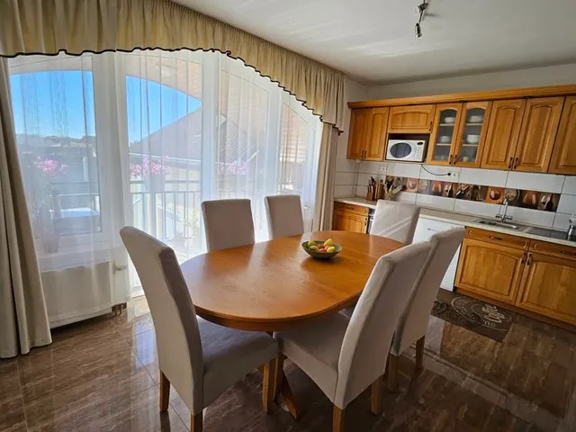 Eladó lakás Baja, Belváros 130 nm