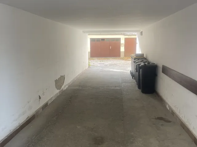 Eladó garázs Baja, Belváros 20 nm