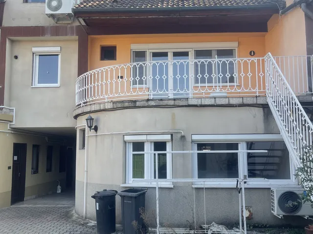 Eladó lakás Baja 188 nm