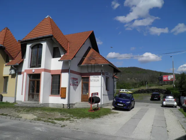 Eladó kereskedelmi és ipari ingatlan Sümeg 160 nm