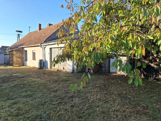Eladó ház Nyirád 70 nm