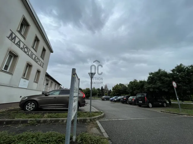 Eladó kereskedelmi és ipari ingatlan Hódmezővásárhely 6000 nm