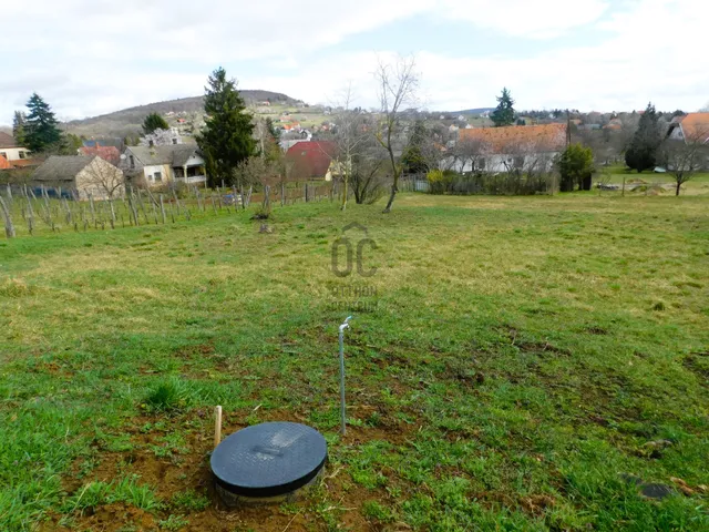 Eladó telek Ábrahámhegy 719 nm