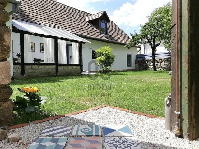 Eladó ház Balatonhenye 220 nm
