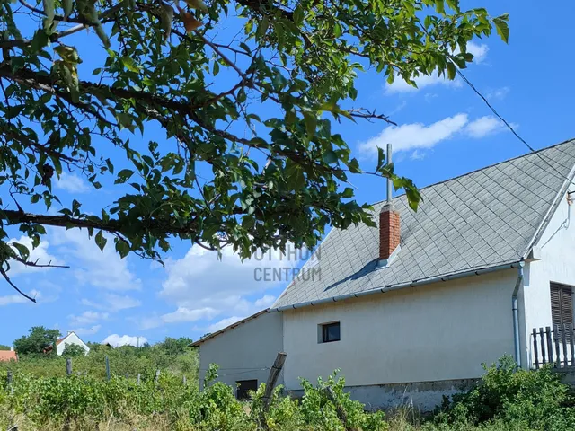 Eladó üdülő és hétvégi ház Szentbékkálla 147 nm