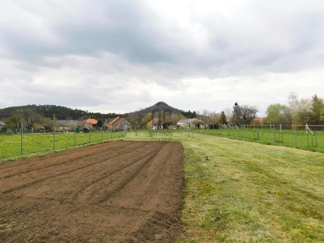 Eladó telek Hegyesd 1150 nm