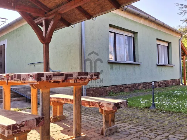 Eladó ház Kővágóörs 210 nm