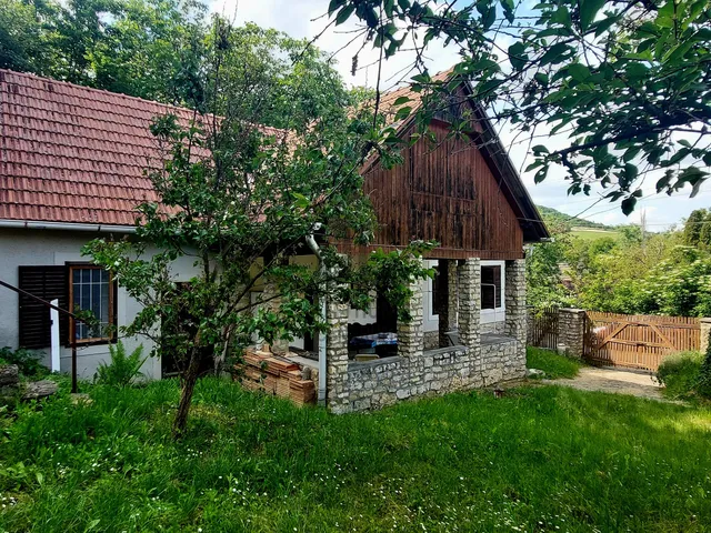 Eladó ház Monoszló 104 nm