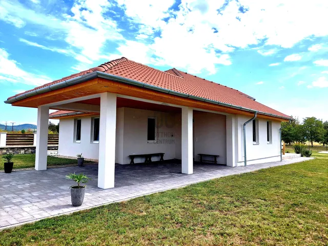 Eladó ház Tapolca, Barackos 120 nm