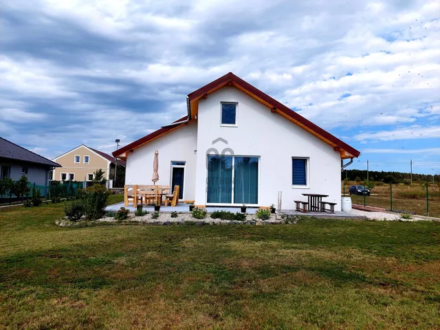 Eladó ház Tapolca, Barackos 120 nm