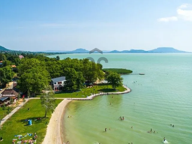 Eladó nyaraló Balatongyörök 380 nm