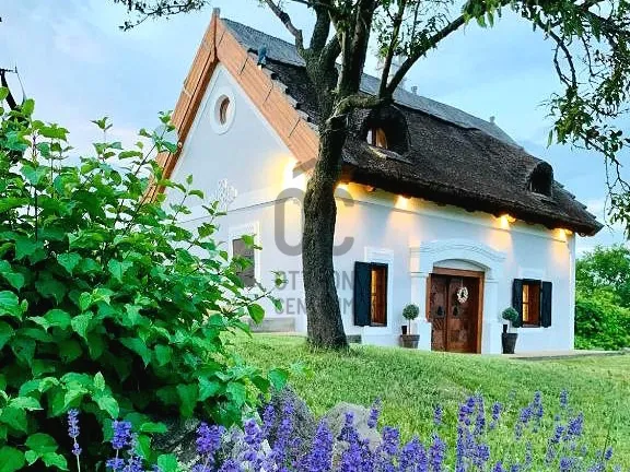 Eladó üdülő és hétvégi ház Köveskál 110 nm