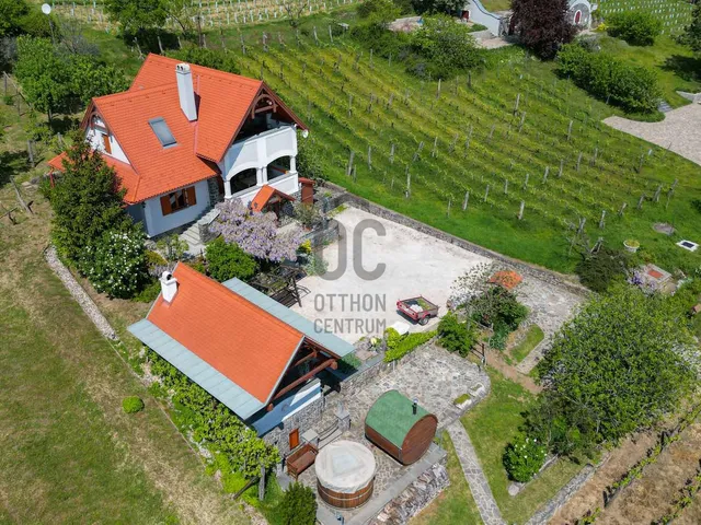 Eladó üdülő és hétvégi ház Badacsonytomaj 205 nm