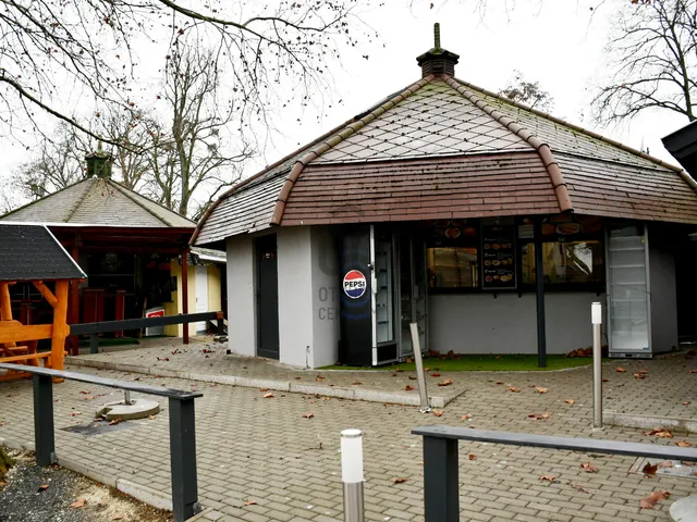 Eladó kereskedelmi és ipari ingatlan Balatongyörök 54 nm