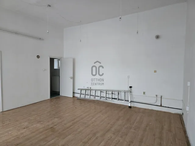 Eladó kereskedelmi és ipari ingatlan Kővágóörs 50 nm