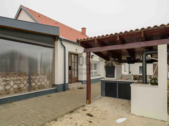 Eladó üdülő és hétvégi ház Kővágóörs 75 nm