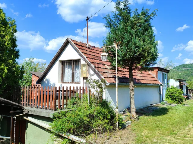 Eladó üdülő és hétvégi ház Gyulakeszi 82 nm