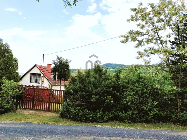 Eladó üdülő és hétvégi ház Gyulakeszi 82 nm