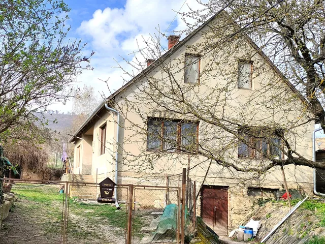 Eladó ház Balatonederics 168 nm