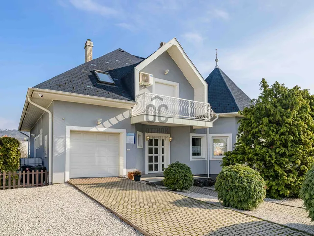 Eladó ház Gyenesdiás 235 nm