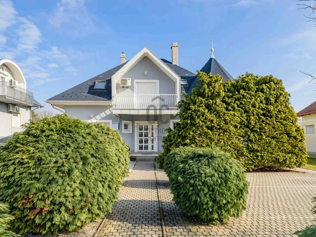 Eladó ház Gyenesdiás 235 nm