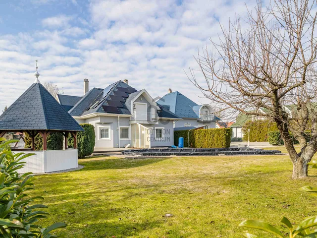 Eladó ház Gyenesdiás 320 nm