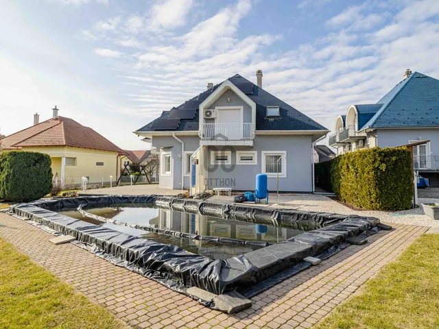 Eladó ház Gyenesdiás 320 nm