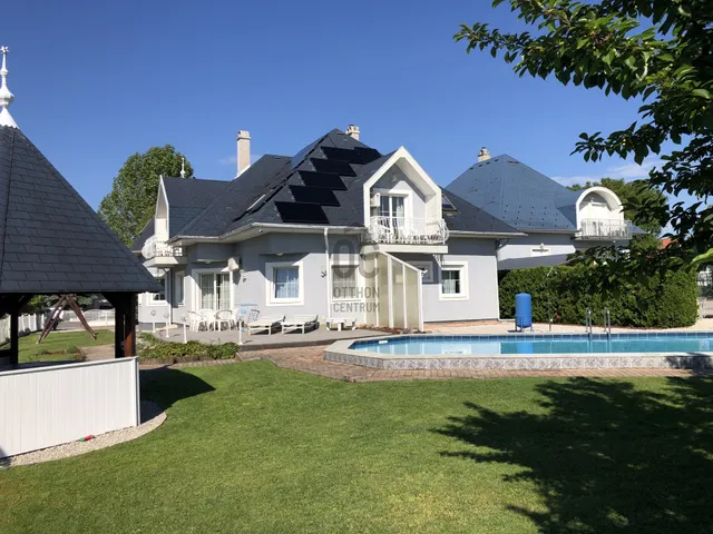 Eladó ház Gyenesdiás 320 nm