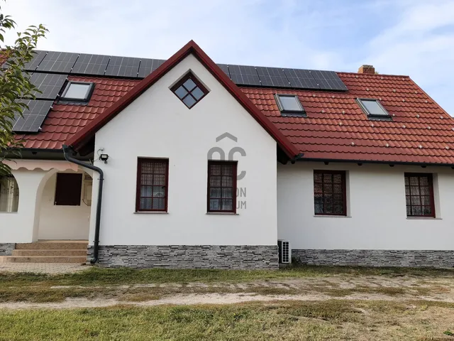 Eladó ház Badacsonytomaj 195 nm
