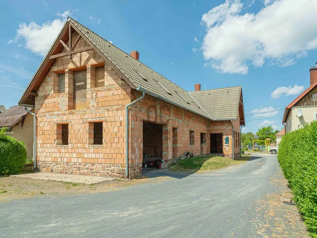 Eladó ház Lesenceistvánd 240 nm