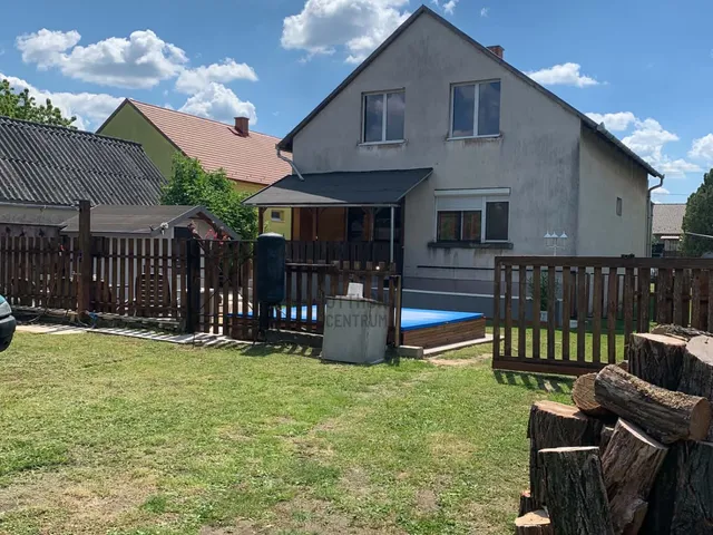 Eladó ház Halimba 200 nm