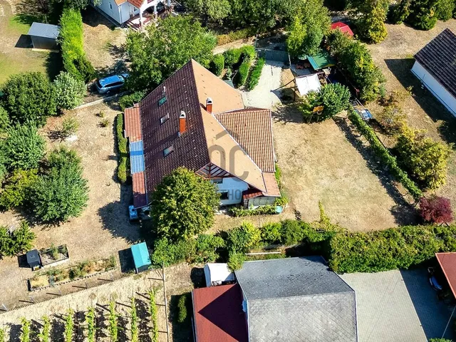 Eladó ház Ábrahámhegy 222 nm