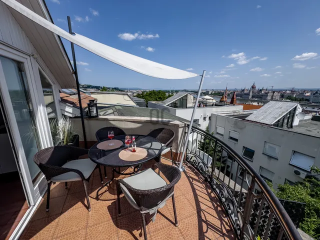 Eladó lakás Budapest I. kerület 127 nm