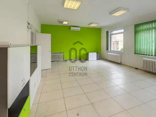 Eladó kereskedelmi és ipari ingatlan Budapest XVIII. kerület, Bókaytelep 695 nm