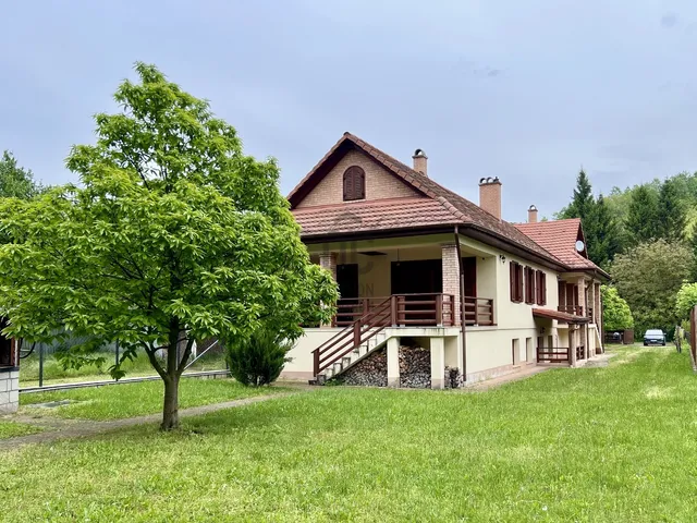 Eladó ház Váraszó 291 nm