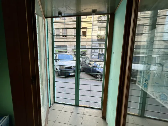 Eladó kereskedelmi és ipari ingatlan Budapest XI. kerület, Lágymányos 63 nm
