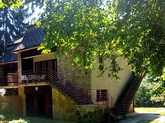 Eladó ház Kismaros, Börzsönyliget 113 nm