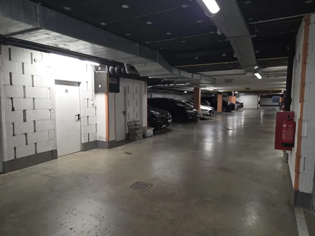 Eladó garázs Budapest XI. kerület, Kánai út 18 nm