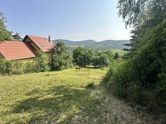 Eladó telek Pomáz 720 nm